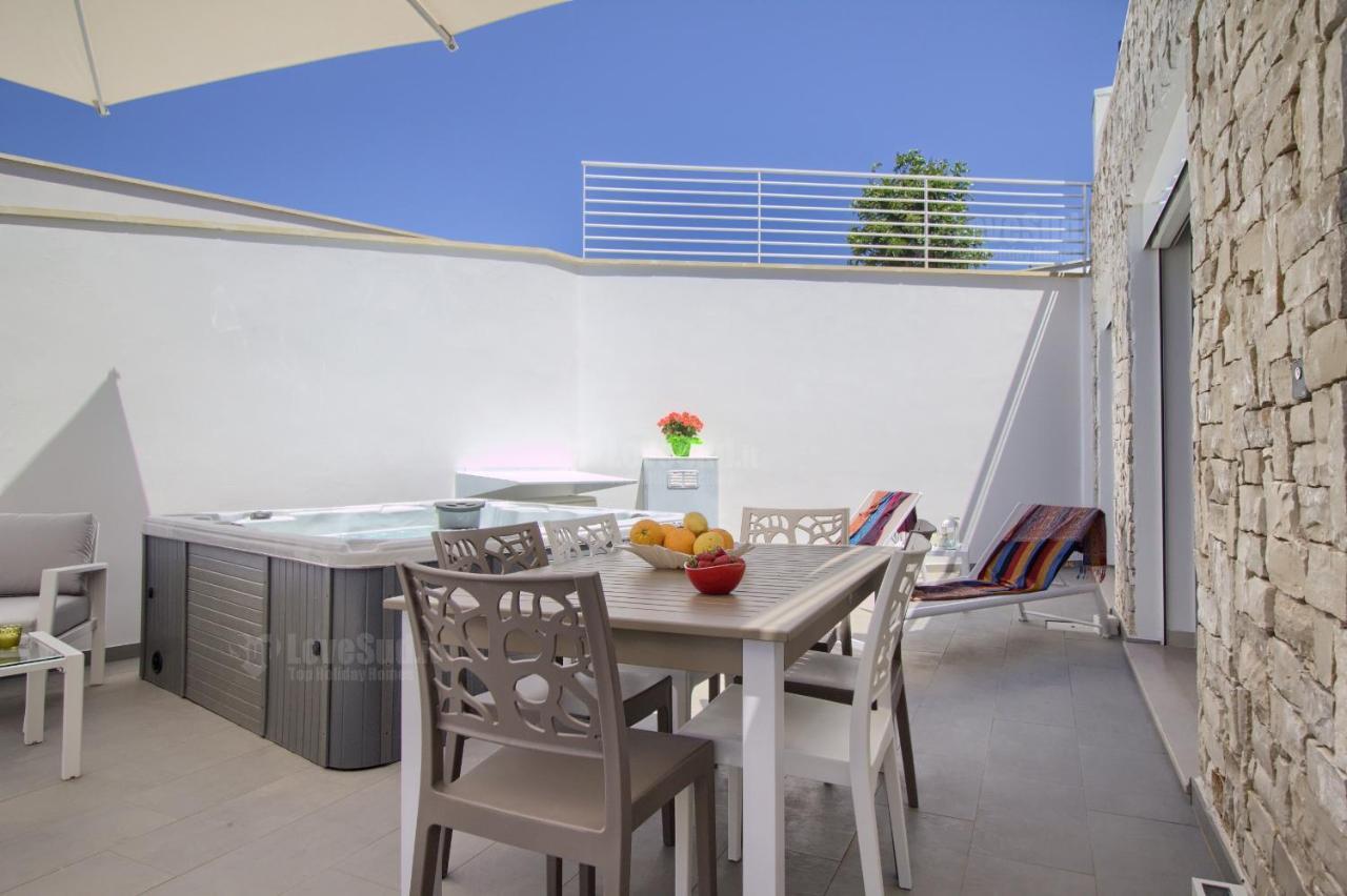 Jacuzzi Holiday Homes By Lovesud Santa Maria di Leuca Eksteriør bilde